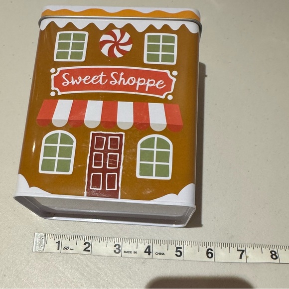 Set of 4 “village” tins-use alone or together- all are BRAND NEW! See pic 4 more - Picture 14 of 16